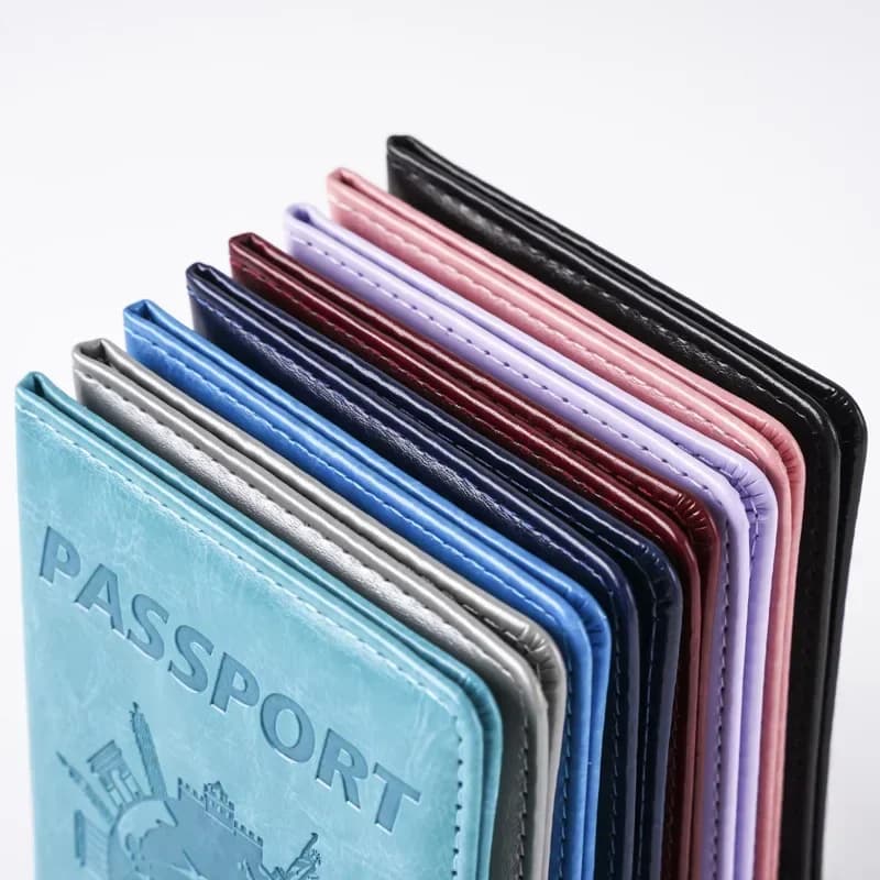 Porta Passaporto da Viaggio in PU con Scomparti per Carte, Custodia per Passaporto, Porta Biglietti Aerei, Accessori da Viaggio