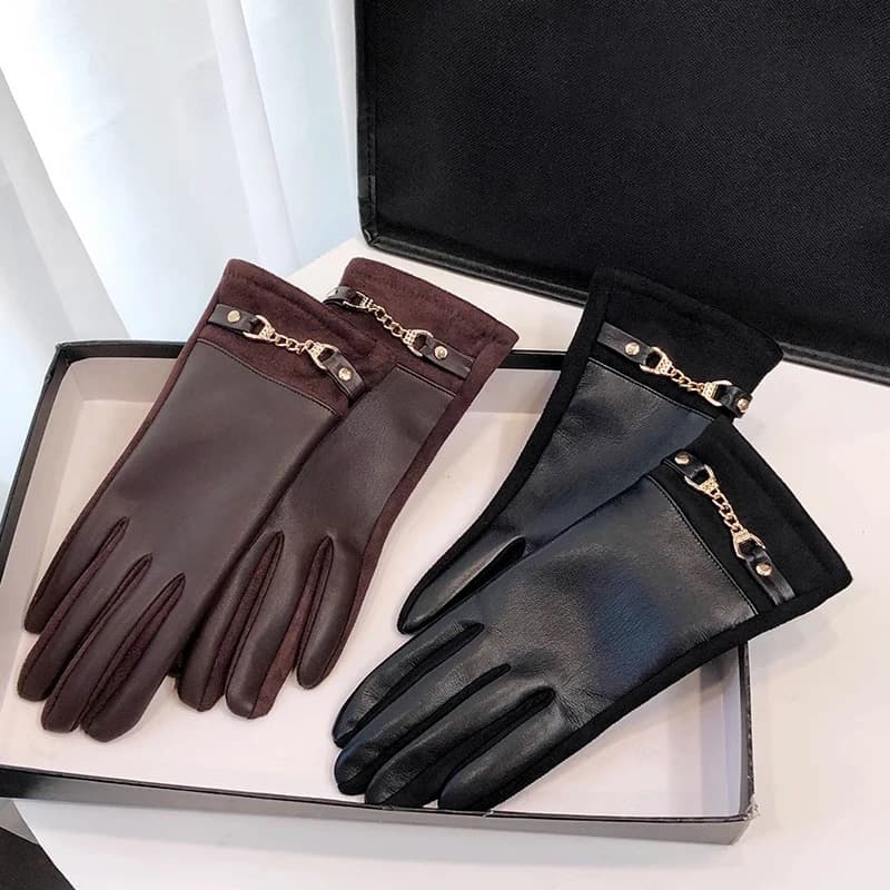 Fashionable Luxury Women's Winter Gloves With Leather Chain Thickened Gloves Hot Touch Screen Cycling Gloves Windproof Gloves