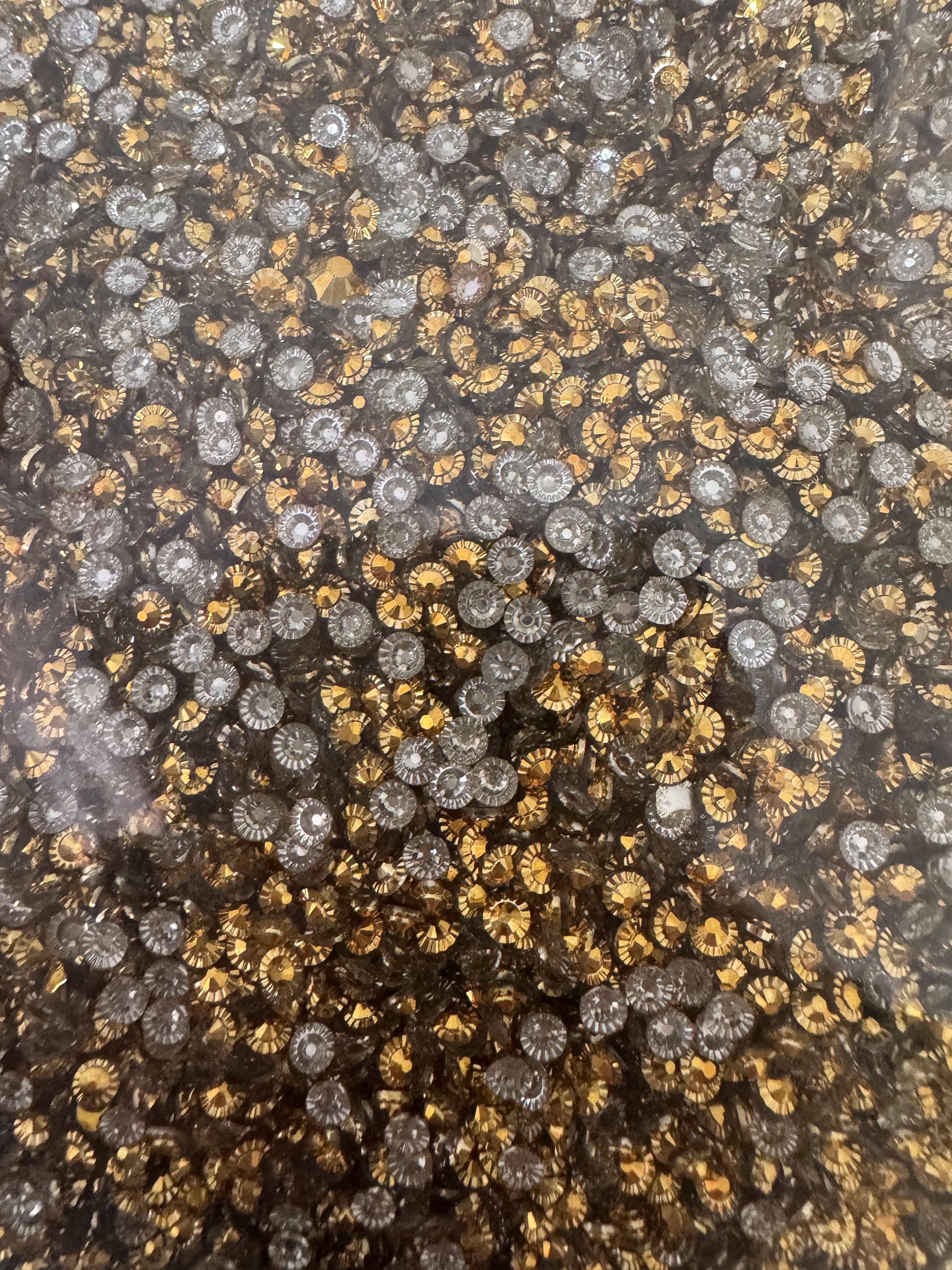 Trapano in resina a spirale Minerale-oro Non Hotfix Glitter Bling trasparente Flatback Strass Colla su perline Nailart Gemme per unghie Fai da te
