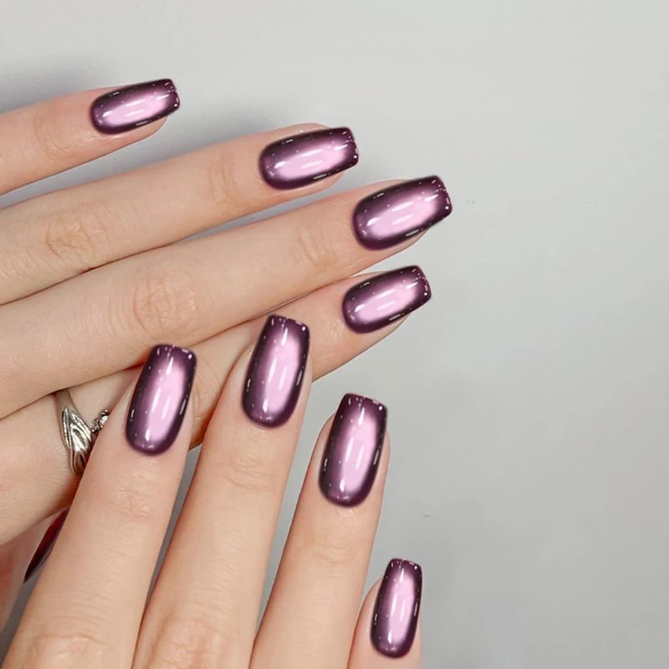 MIANEL 2026 Nuovo Arrivo Smalto Gel Idratante Effetto Occhio di Gatto Viola 10ML, Gel per Nail Art Effetto Occhio di Gatto con Perline di Vetro Viola Trasparente