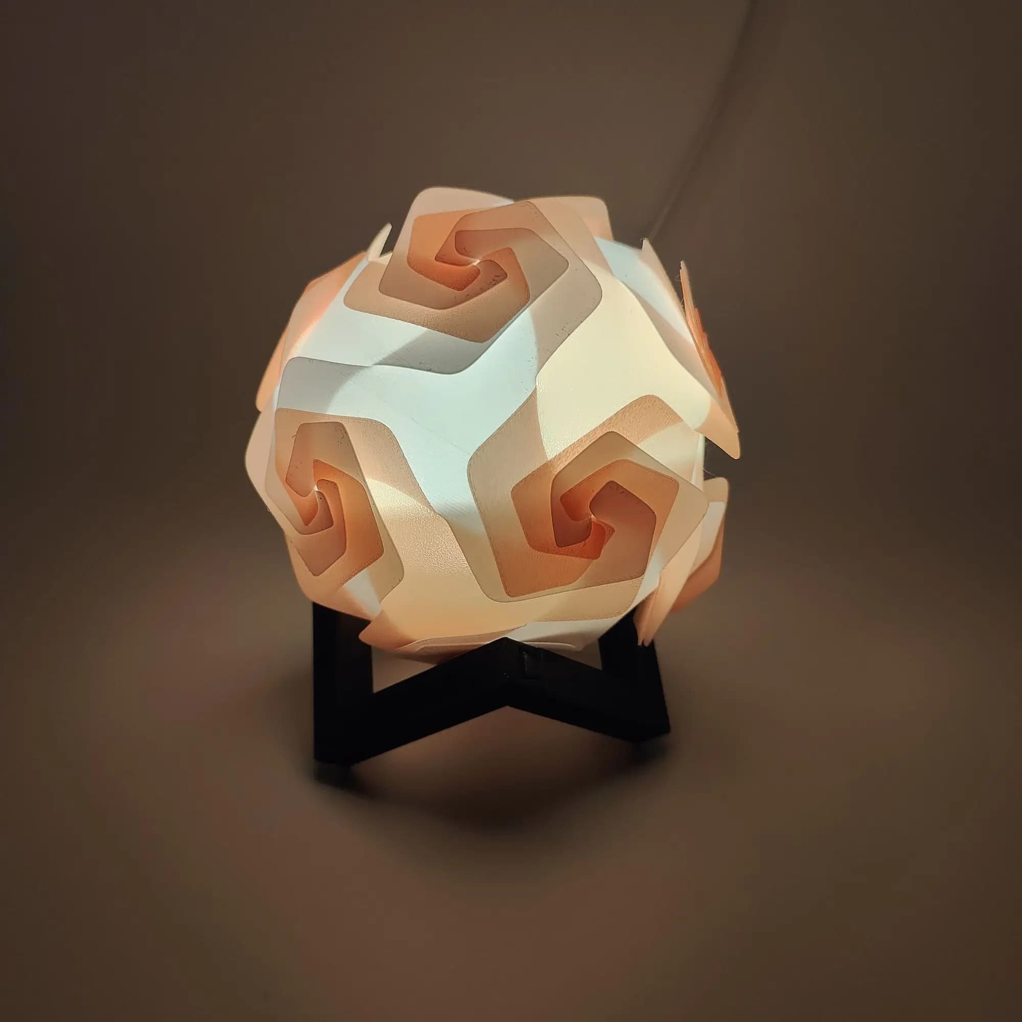 Ins Nordic Creative Rose Piccola lampada da scrivania USB Ragazza Testa da letto Luce notturna Sonno Camera da letto Luce d'atmosfera