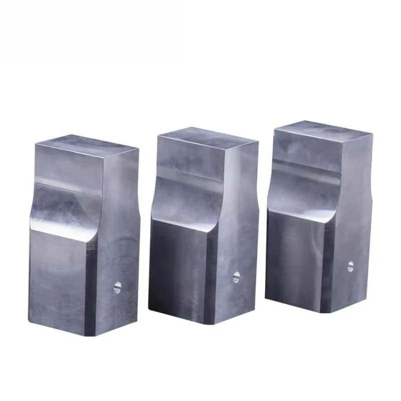 Corno ad ultrasuoni in lega di alluminio titanio 60 * 40mm 20khz per macchina maschera N95