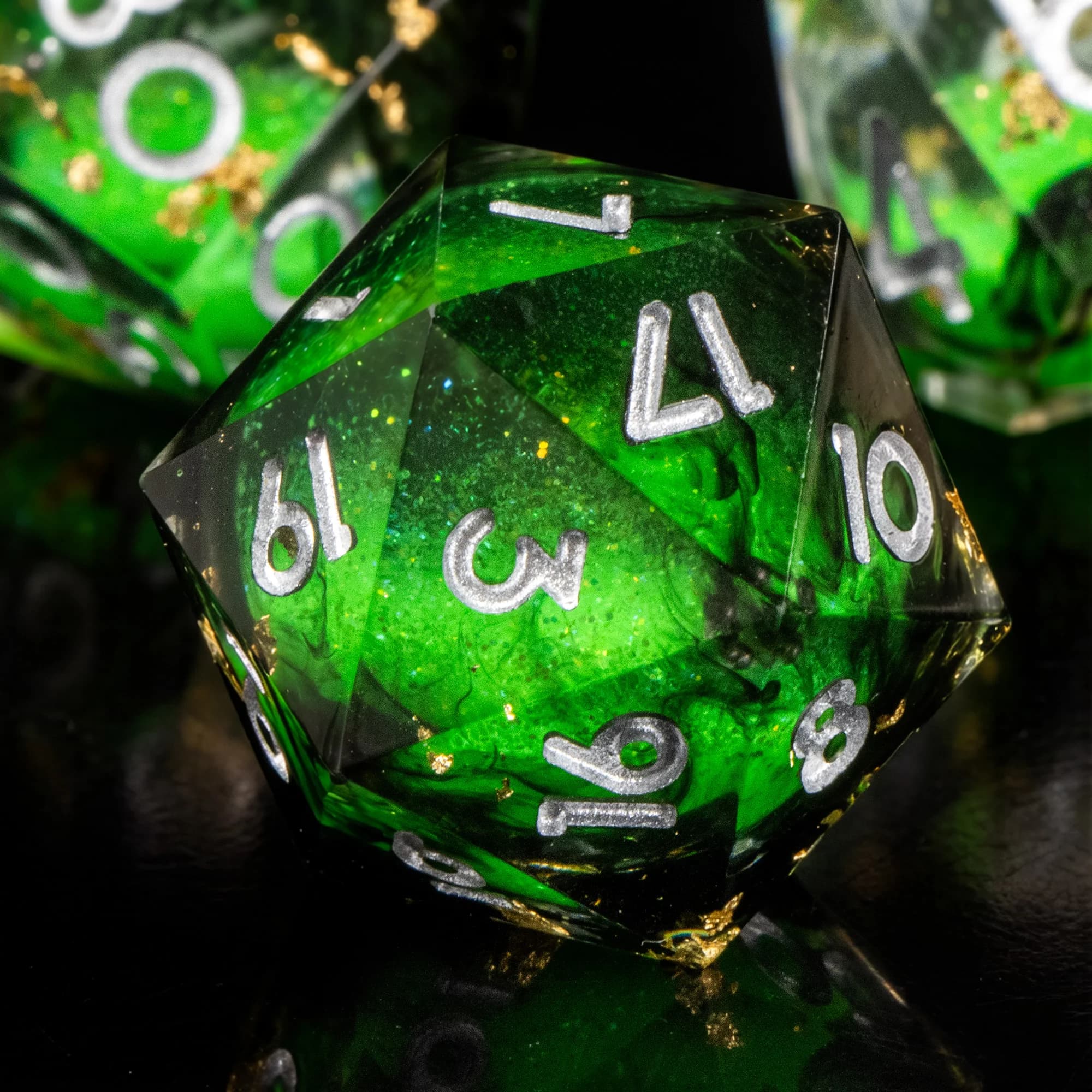 Set di Dadi Dungeons And Dragons con Nucleo Liquido, Dadi in Resina con Bordi Affilati per Giocatori di D&D