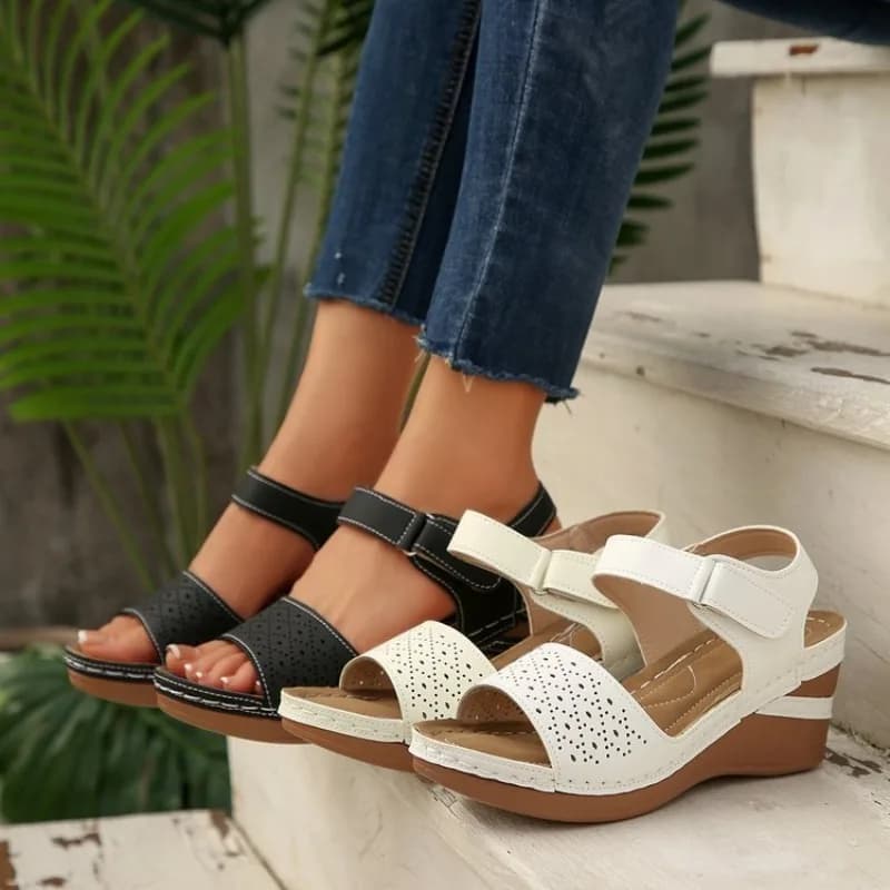 Sandali da Donna con Zeppa e Tacco Medio, Punta Aperta, Tomaia Traforata, Chiusura a Strappo, Casual Estivi, Moda con Cuciture a Contrasto, Calzature Eleganti 2026