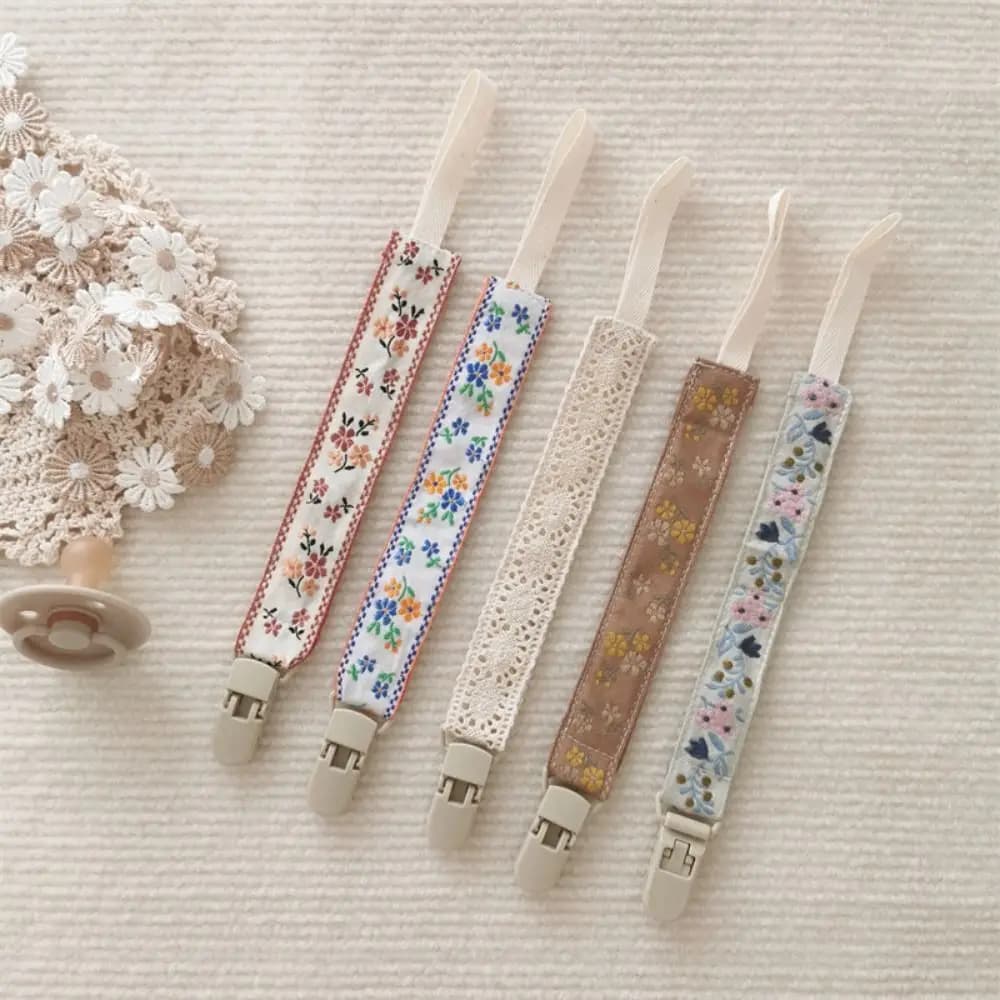 Catena per ciuccio in stoffa per bambini in stile etnico Cinghie per massaggiagengive regolabili Porta succhietto Clip per ciuccio Clip per porta capezzoli floreali per bambini