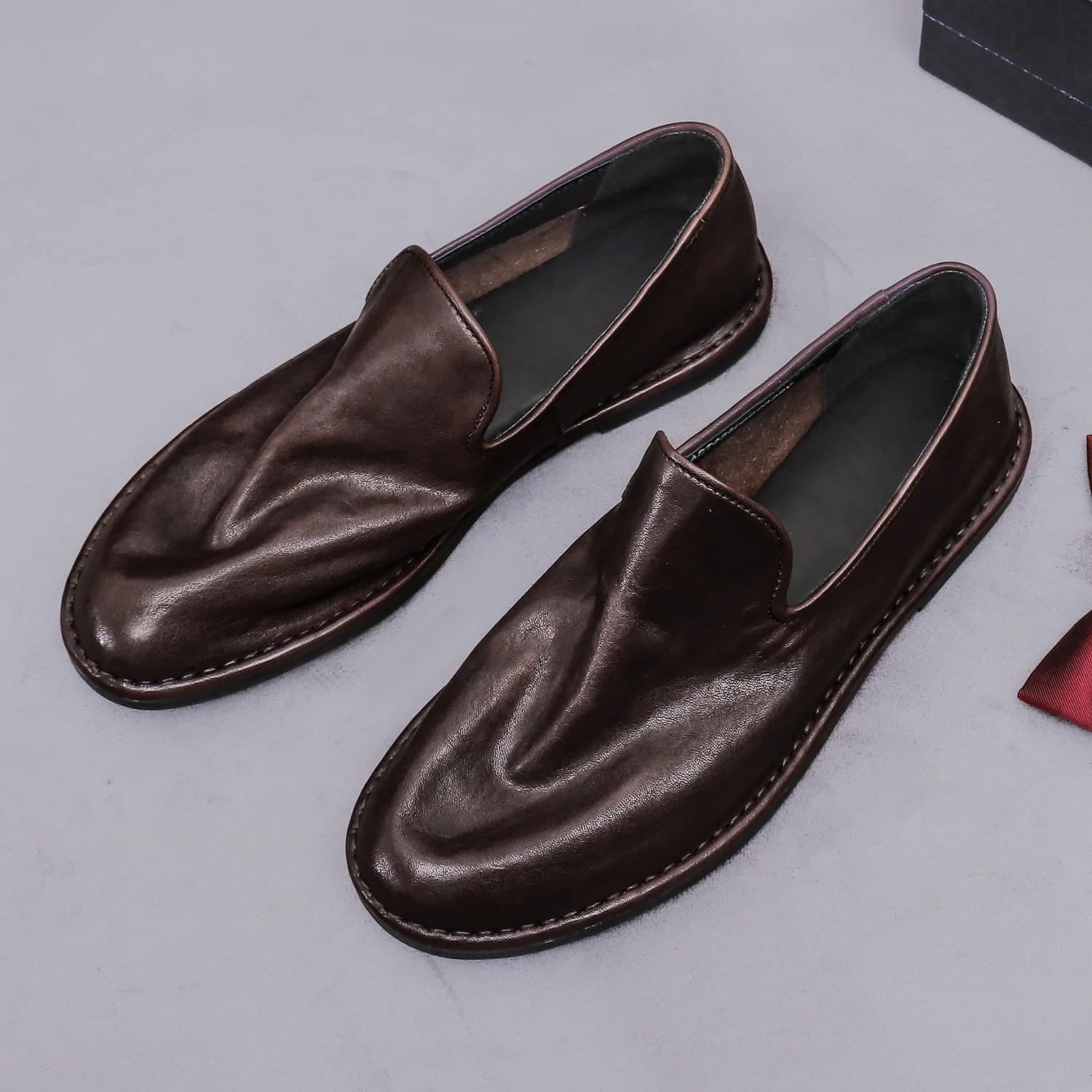 Men Slip On Round Toe Whole Washed Cow Leather Shoes Soft Upper Flat Heel British Business Casual Trendy Loafers For Young Men