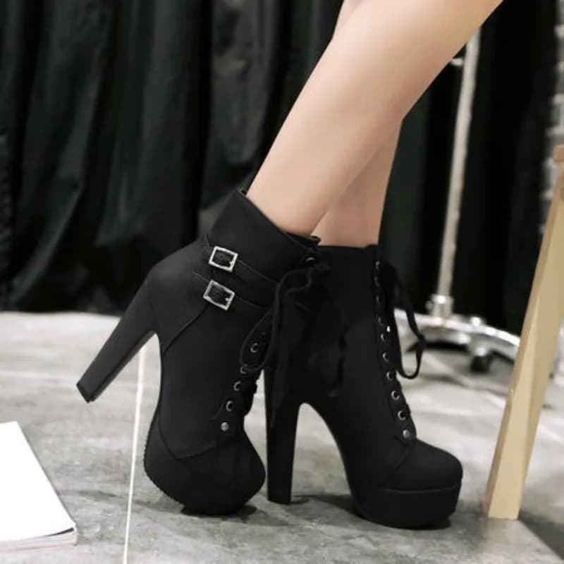 Women's Boots 12 cm High and big Rivet in black plush with laces Short punk boots with women's studs
