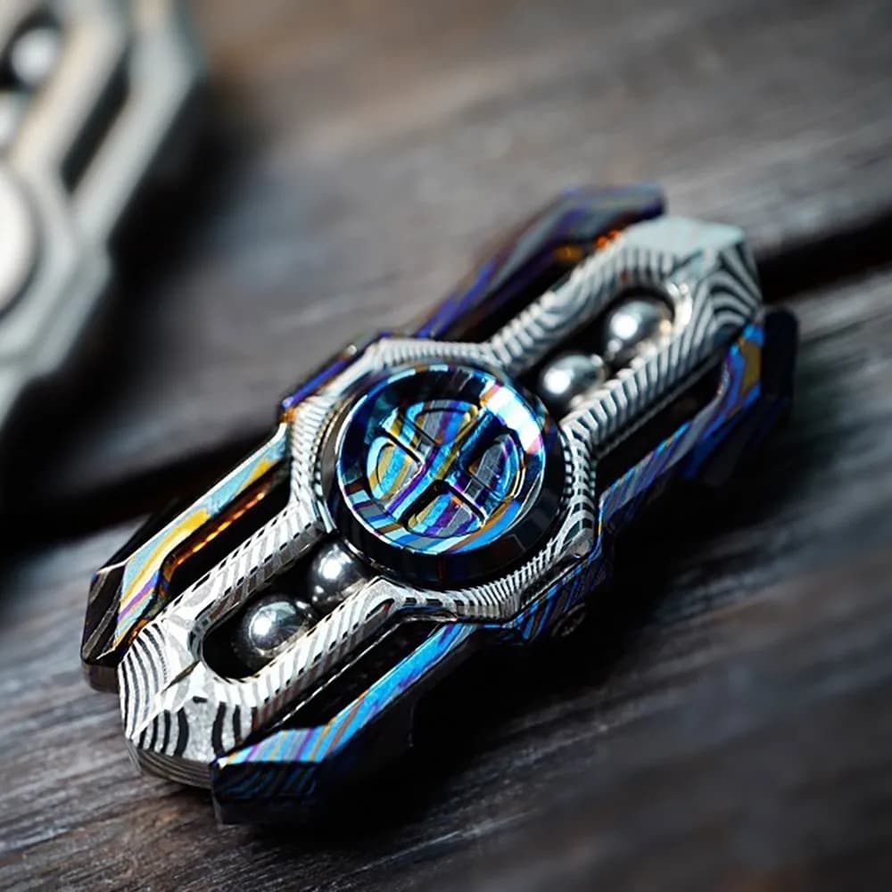Sacra Spada Fidget Spinner Zircuti Damasco Fidget Spinner a due pale 30 di sconto