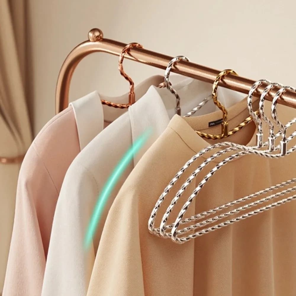 3pcs New Short Neck Clothes Hangers Anti Slip Space Saving Long Dress Storage Hangers Rotatable Design Closet Organizer Home Use