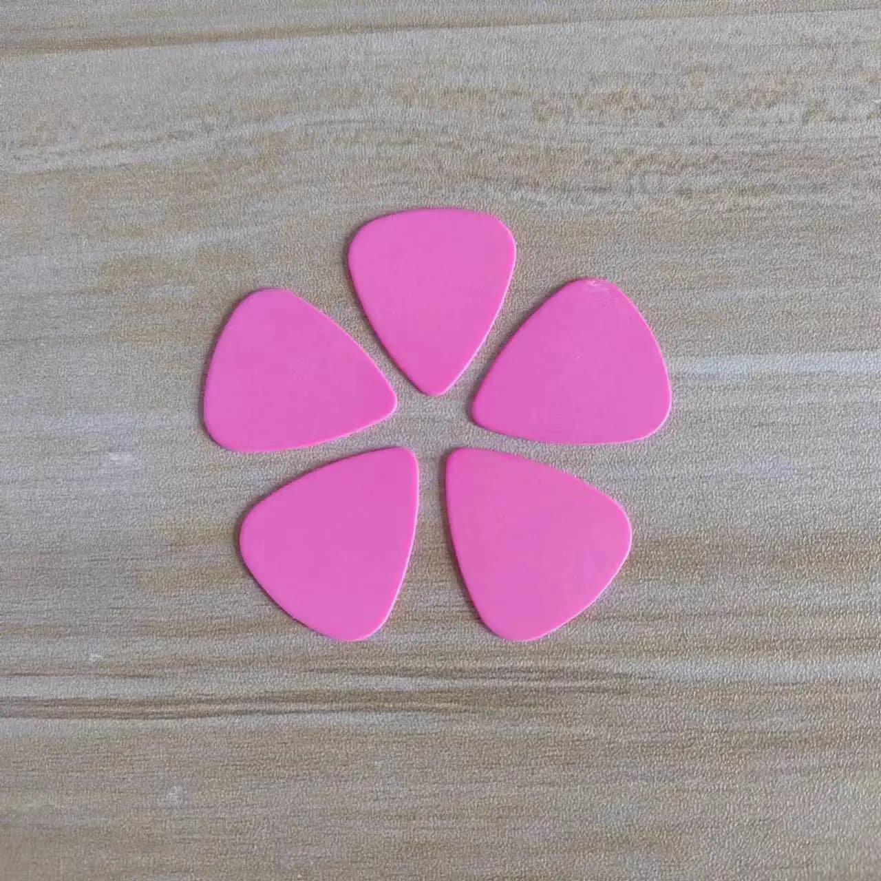 Plettro per chitarra Delrin, senza logo, colore rosa puro, plettri Derlin vuoti opachi, mediatore calibro 0,8 mm