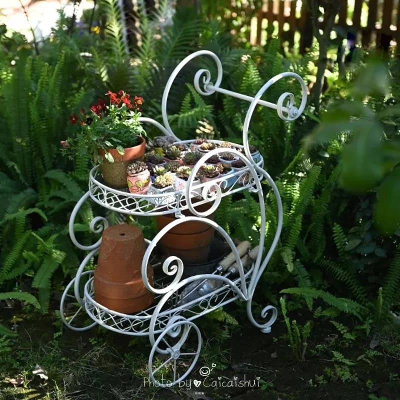Carrello da giardino portatile in ferro Supporto mobile per piante per vasi e decorazioni Portafiori per balcone Elegante portaoggetti con ruote per esterni