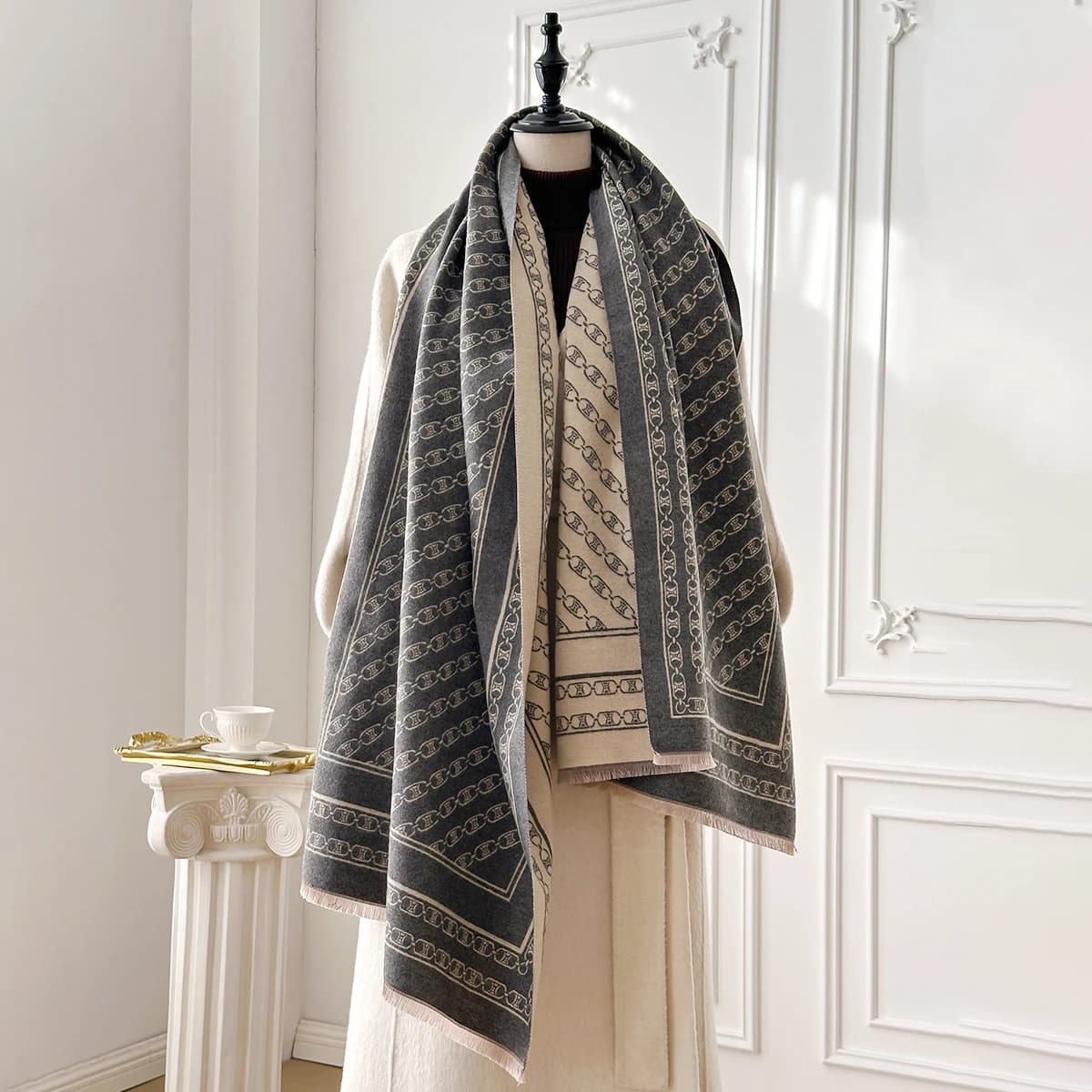 Sciarpa in finto cashmere moda invernale da donna Stampa floreale vintage con nappe Scialle caldo spesso avvolgente alla moda per la stagione fredda
