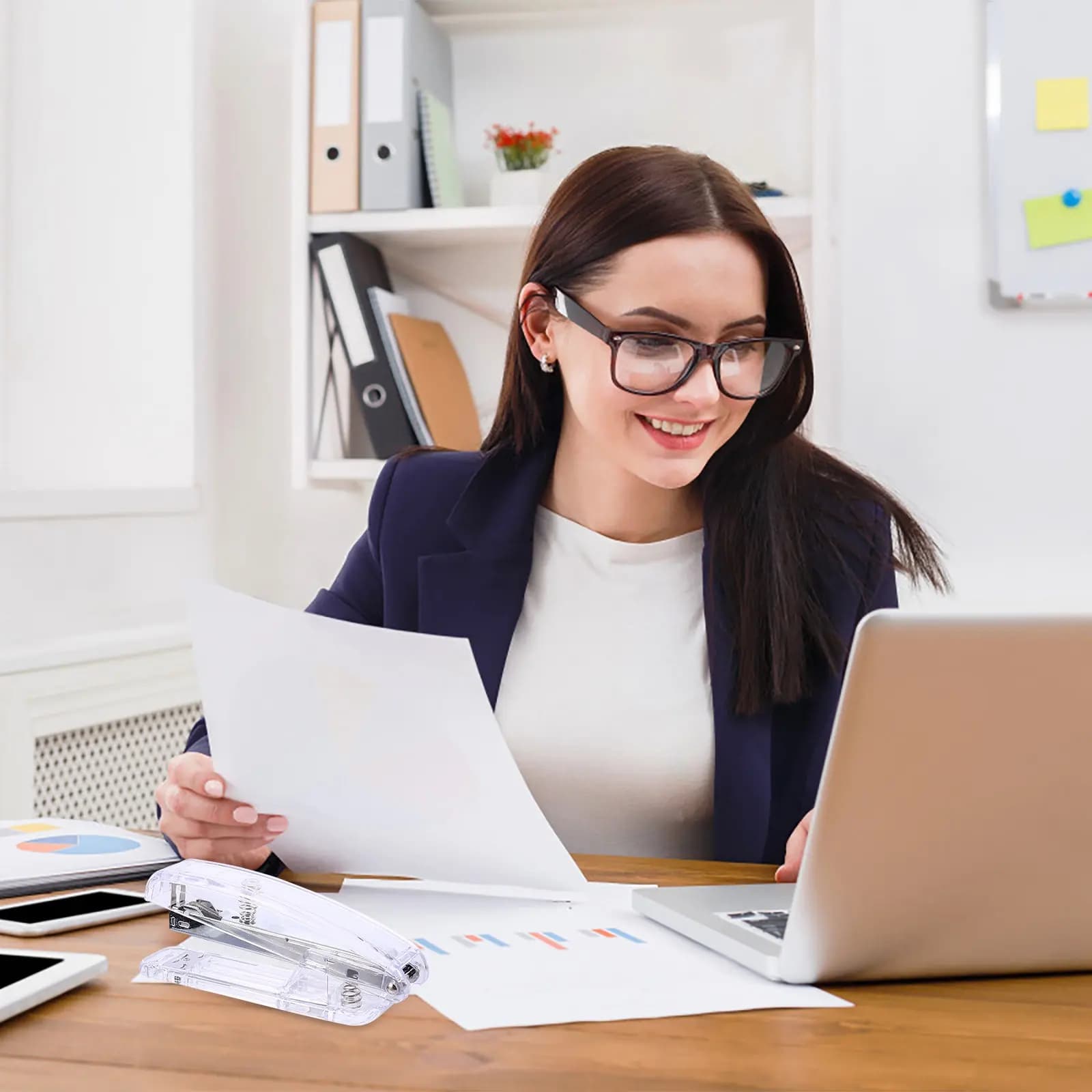 1 pezzo di cucitrice portatile per ufficio, design creativo, strumento leggero e compatto per la rilegatura della carta, forniture per la scuola, la casa e l'ufficio