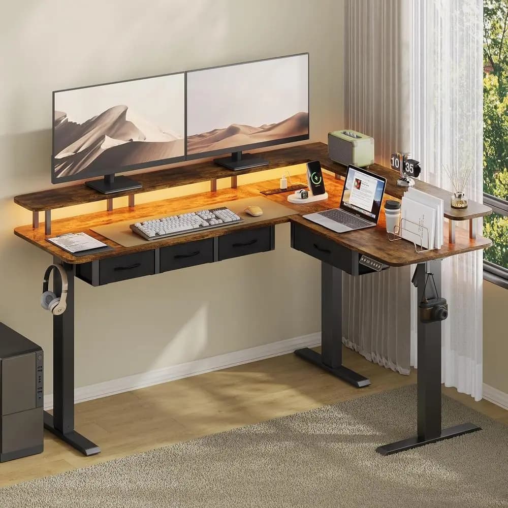 Scrivania Elettrica Regolabile in Altezza Marrone Rustico 59 con 4 Cassetti, Illuminazione RGB e Presa di Corrente, Scrivania Computer Sit-Stand con Supporto Monitor