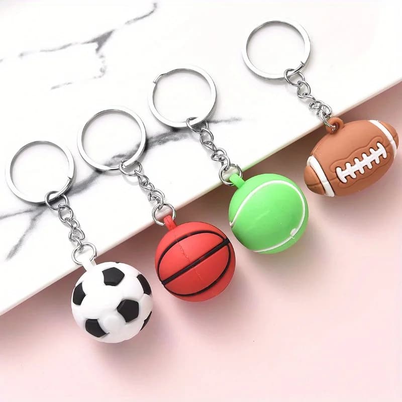 Portachiavi con tema sportivo: ciondoli con palline in gomma morbida in PVC per appassionati di basket, calcio, pallavolo, tennis e rugby