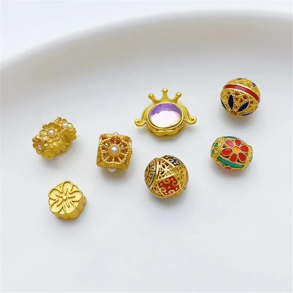 Fiore d'oro antico con foro grande, perline separate, perline di trasferimento, perline a secchiello, perline rotonde vuote, accessori per collane fai da te fatti a mano