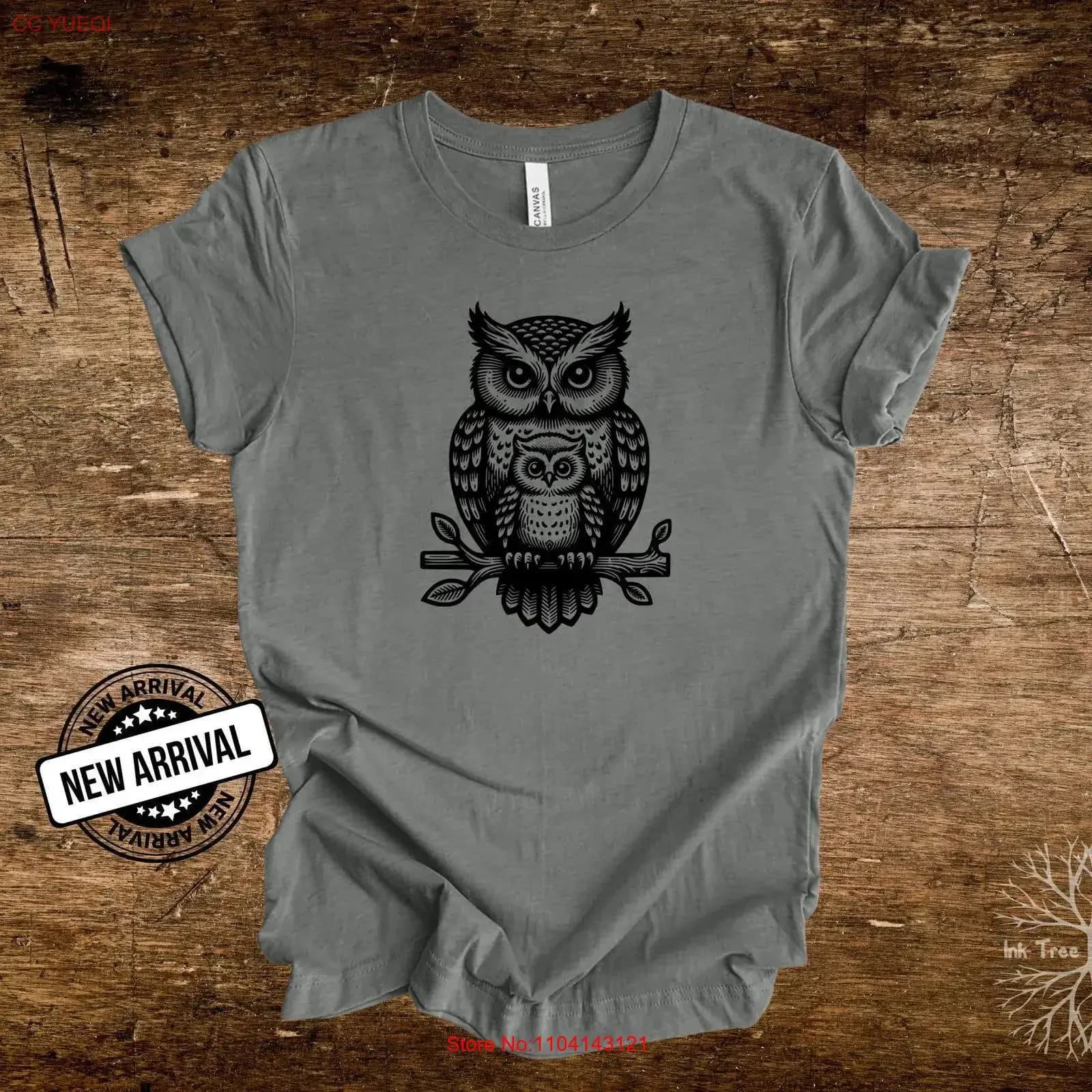 Maglietta Famiglia di Gufi per Uomo e Donna, per Amanti degli Uccelli, con Grafica Vintage Lavata, Unisex, Versatile, Ideale per Escursionismo e Campeggio