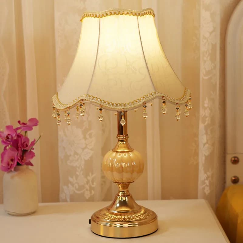 Lampada da tavolo moderna per camera da letto lampada da scrivania in tessuto Vintage europeo lampada da comodino per soggiorno lampada da studio per ufficio lampade per Hotel