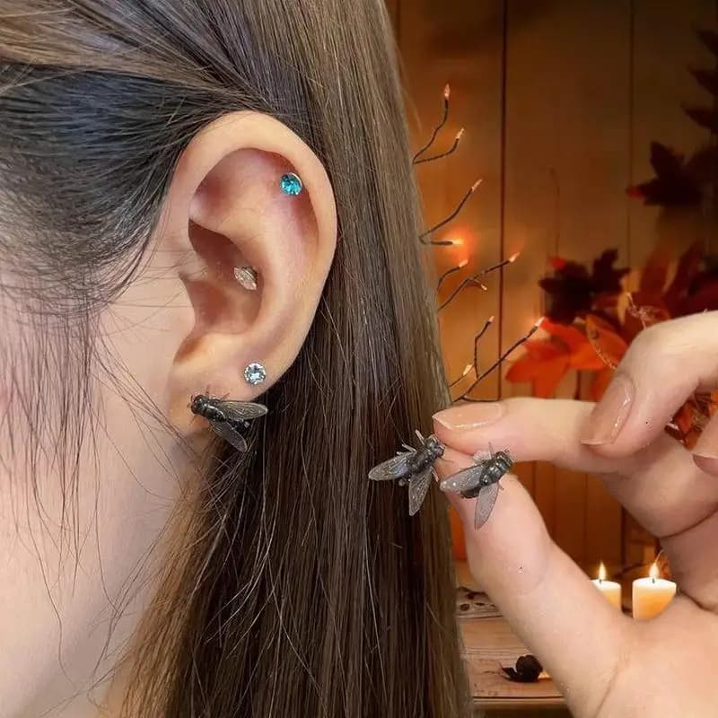 2Pairs Jewelry Accessories Couple Gifts Personalized Creative Mini Flying Earrings for Men and Women Fun Abstract