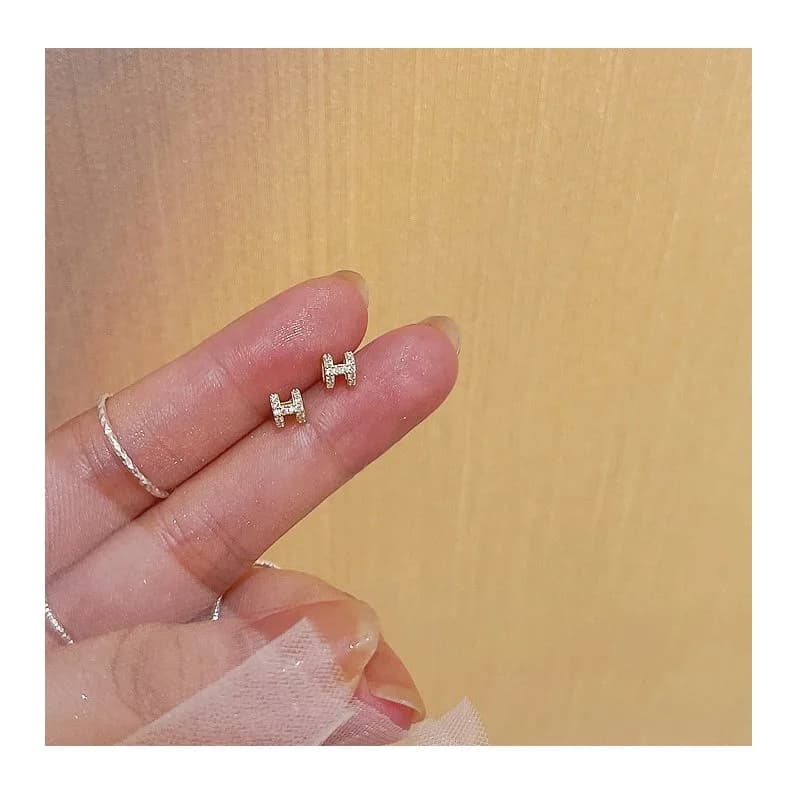 Simple Letter Stud Earrings Women's Ear Holes English Letter Earrings Light Luxury Temperament Earrings Fashion New Trendy Jewel