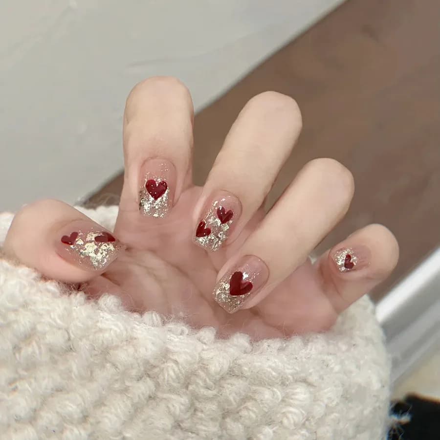 24 pieces/set short square fake nails for women and girls, pretty tips for red and white heart-shaped nails, set of fake acrylic nails with full cover.