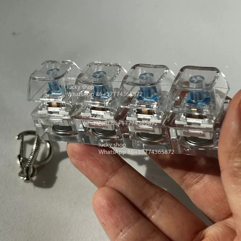 Tastiera Meccanica con Tasti Luminosi e Trasparenti