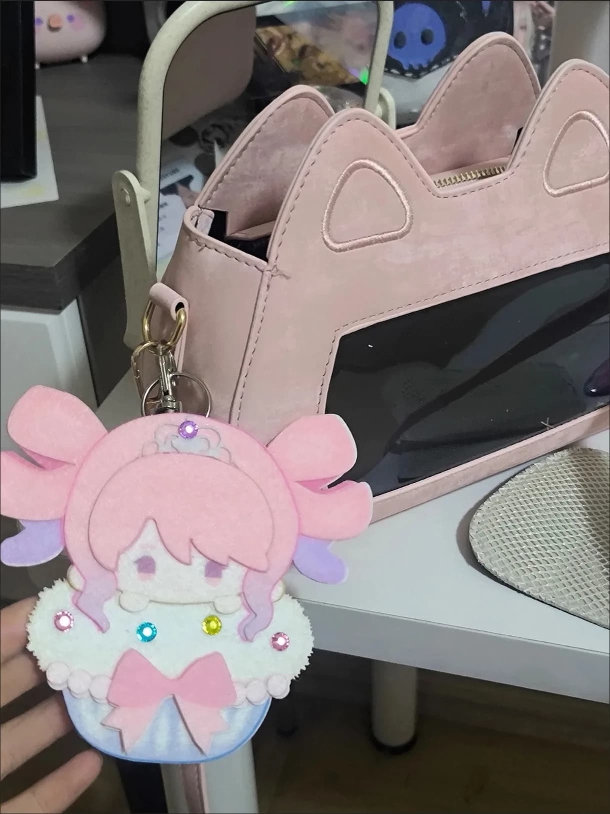 【Non essere manciato】 Nuova decorazione pendente cosplay per zaino in tessuto non tessuto fatto a mano di alto valore con cartoni animati caldi e caldi senza fili