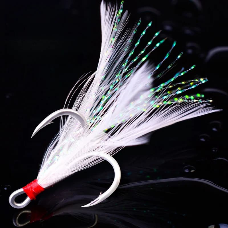 Ami da pesca tripli PRO BEROS Golden ad alto contenuto di carbonio, ami triplo a forma di ancora con piume e ardiglioni, attrezzatura da pesca affilata per acqua dolce e salata