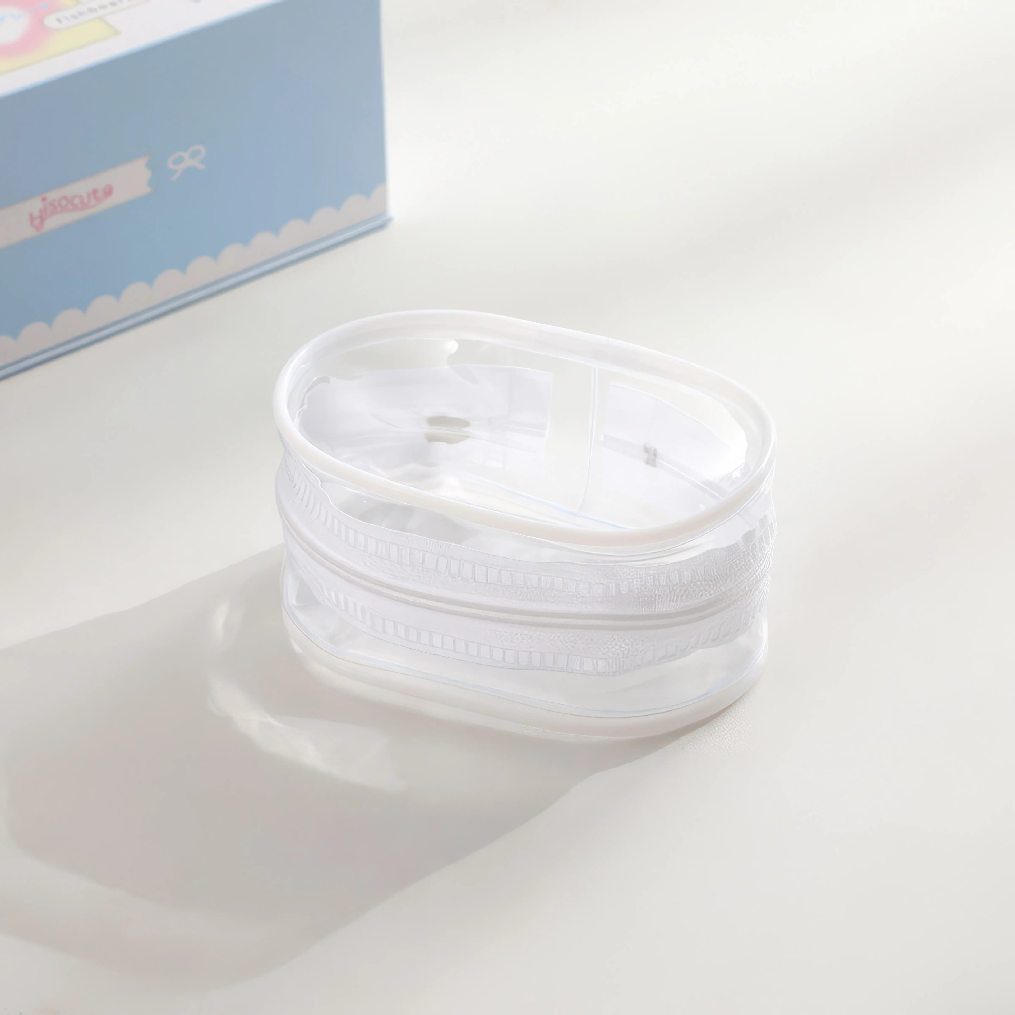 Travel cable organizer with rigid shell: transparent case to protect chargers and cables, portable and without groves