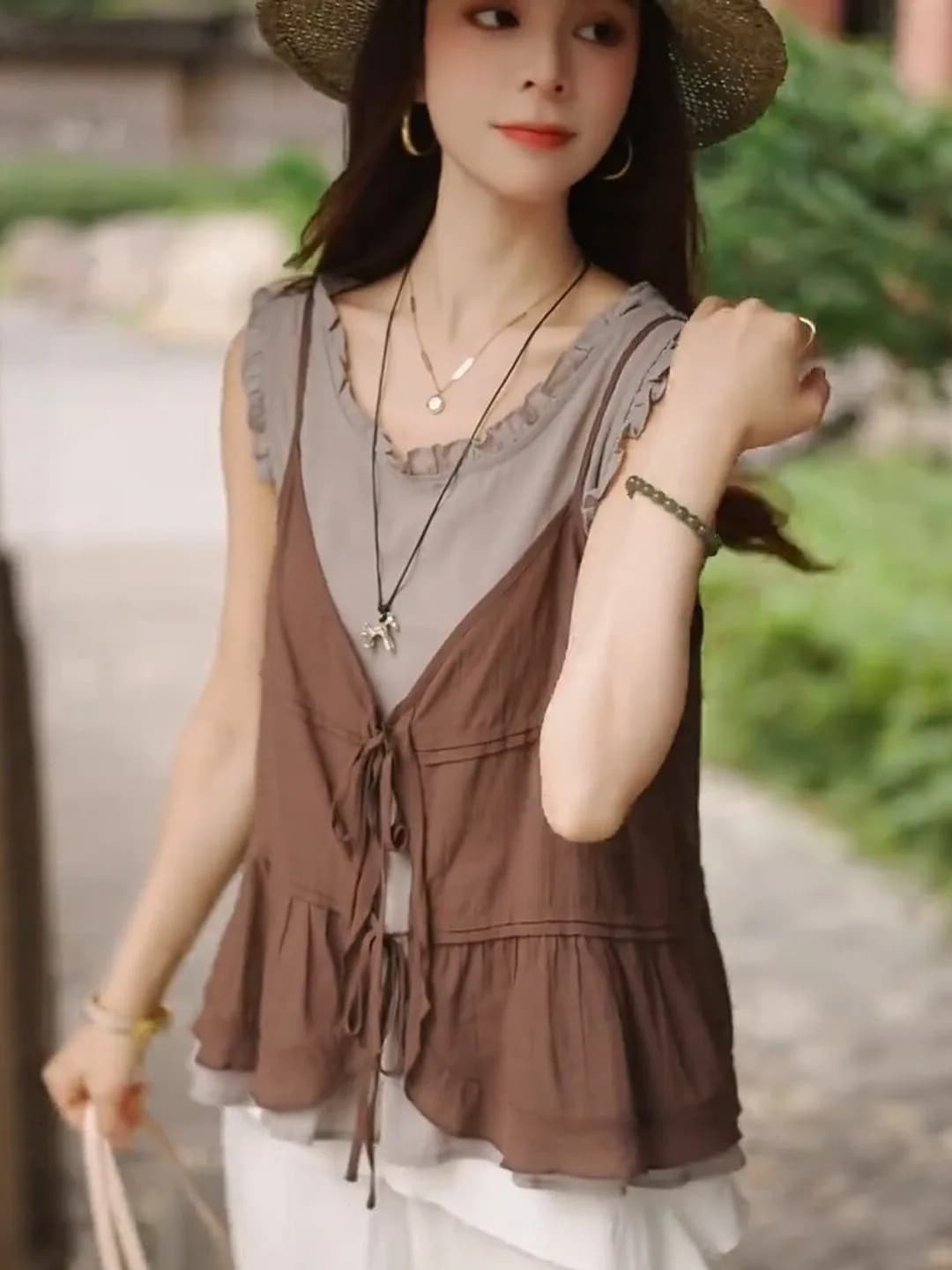 Completo Estivo Coreano Casual da Donna: Top Senza Maniche con Cintura e Bretelle, Nuovo Design a Strati, Set Due Pezzi Traspirante di Spessore Medio