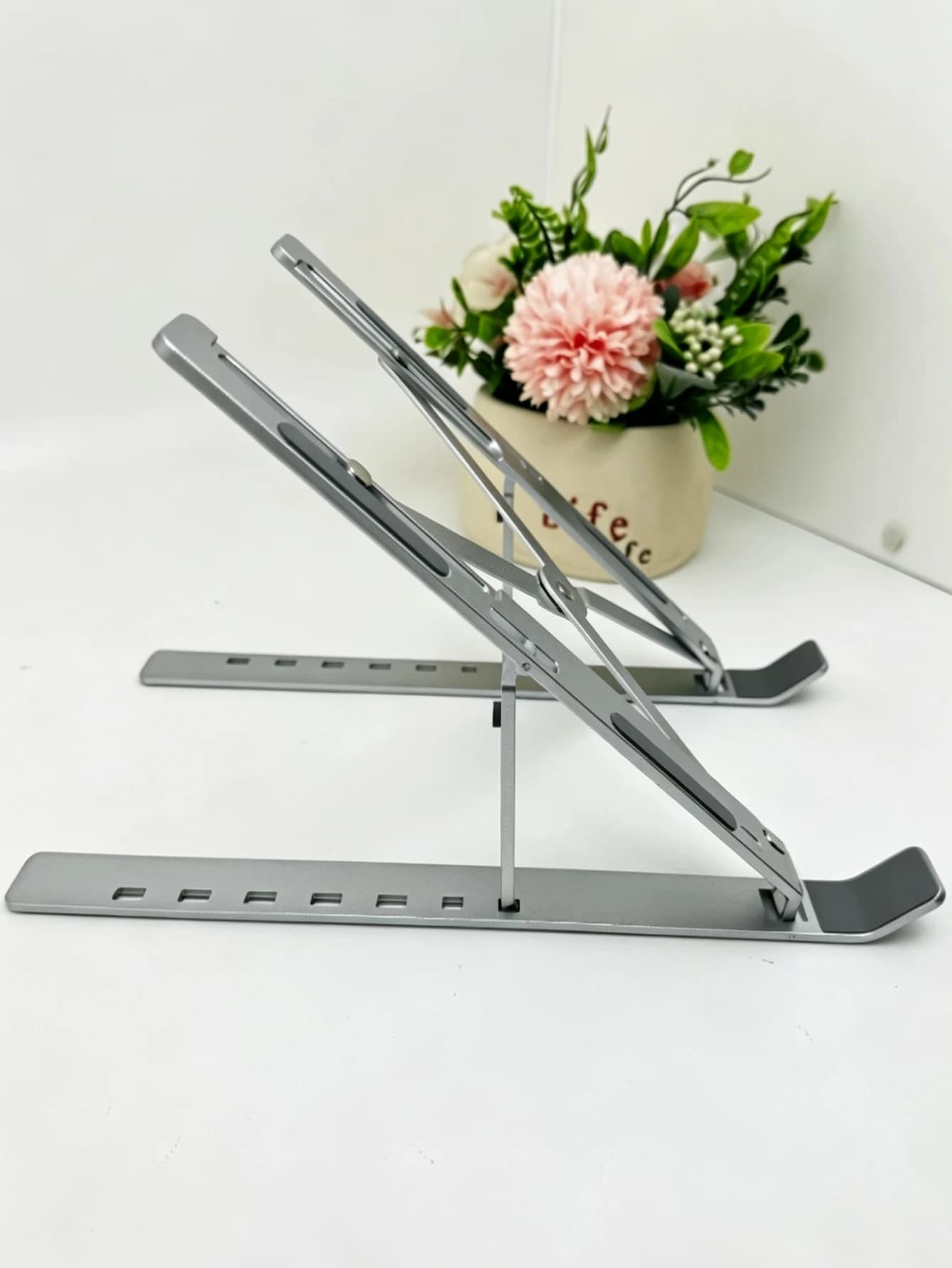 18-inch laptop stand aluminum alloy foldable cooling lift heightening tray portable desktop stand tablet phone stand