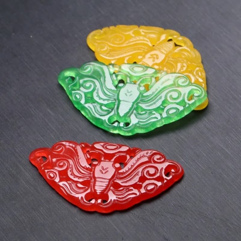 Giada naturale a doppia faccia intaglio colorato farfalla ciondolo accessori orecchino fai da te gioielli moda intagliato a mano amuleto regalo