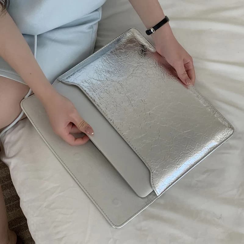 Custodia per laptop Custodia protettiva per notebook in stile INS in metallo argento moda Custodia per macBook Sigillatura magnetica