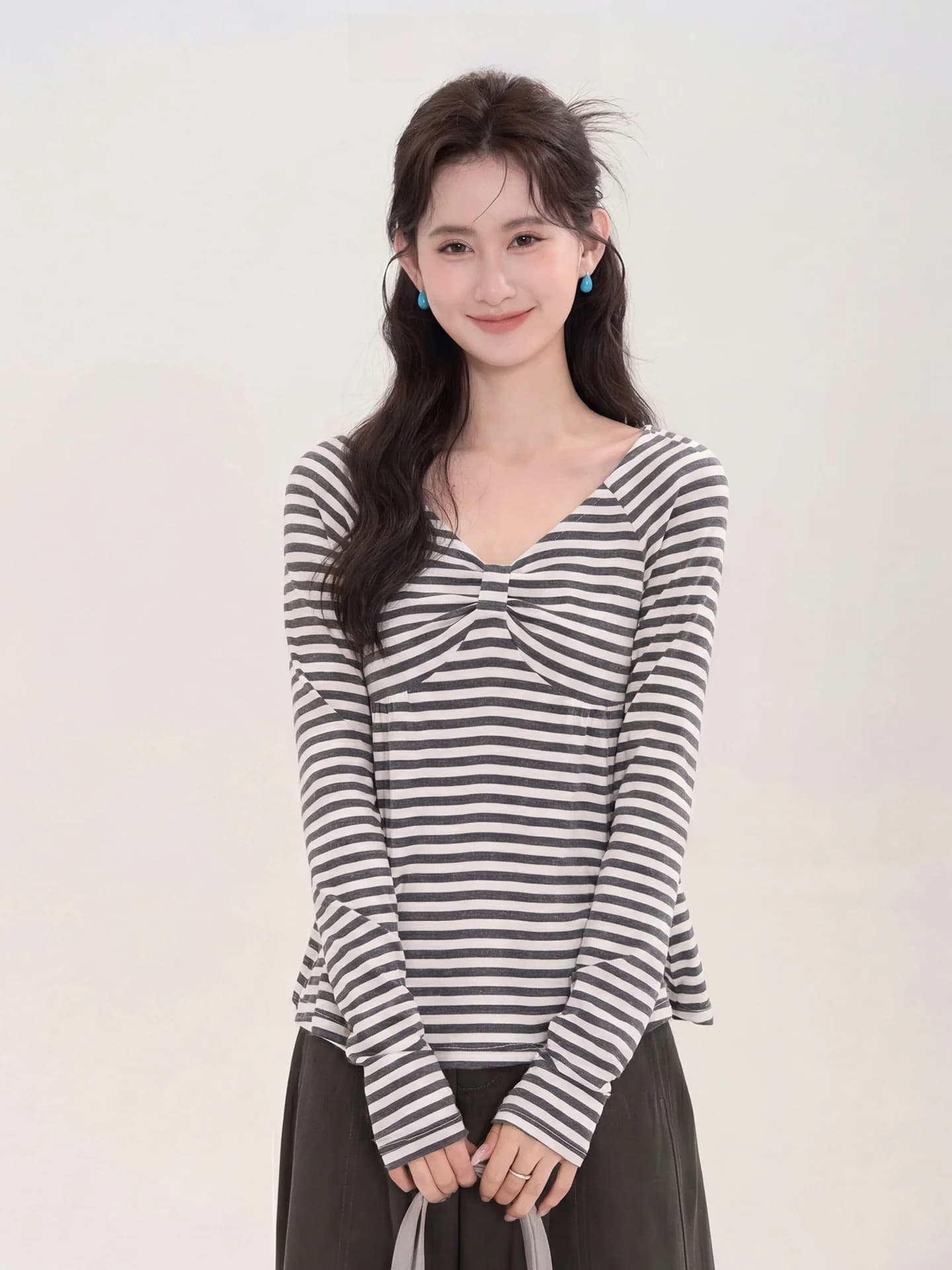 Maglietta a maniche lunghe a righe con nodo in stile coreano, semplice e alla moda, da donna, primaverile, delicata sulla pelle e traspirante