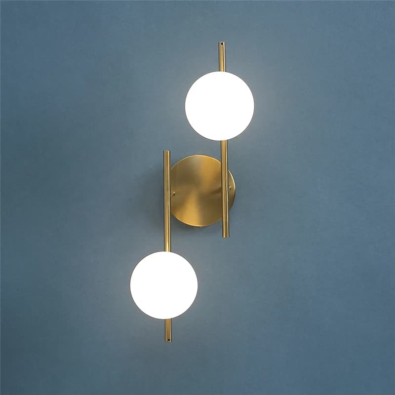 Lampade da parete a LED dorate per studio moderno e semplice per camera da letto Lampade da parete per comodino con sfera rotonda in vetro lattiginoso Lampadine doppie G9 Luci per interni