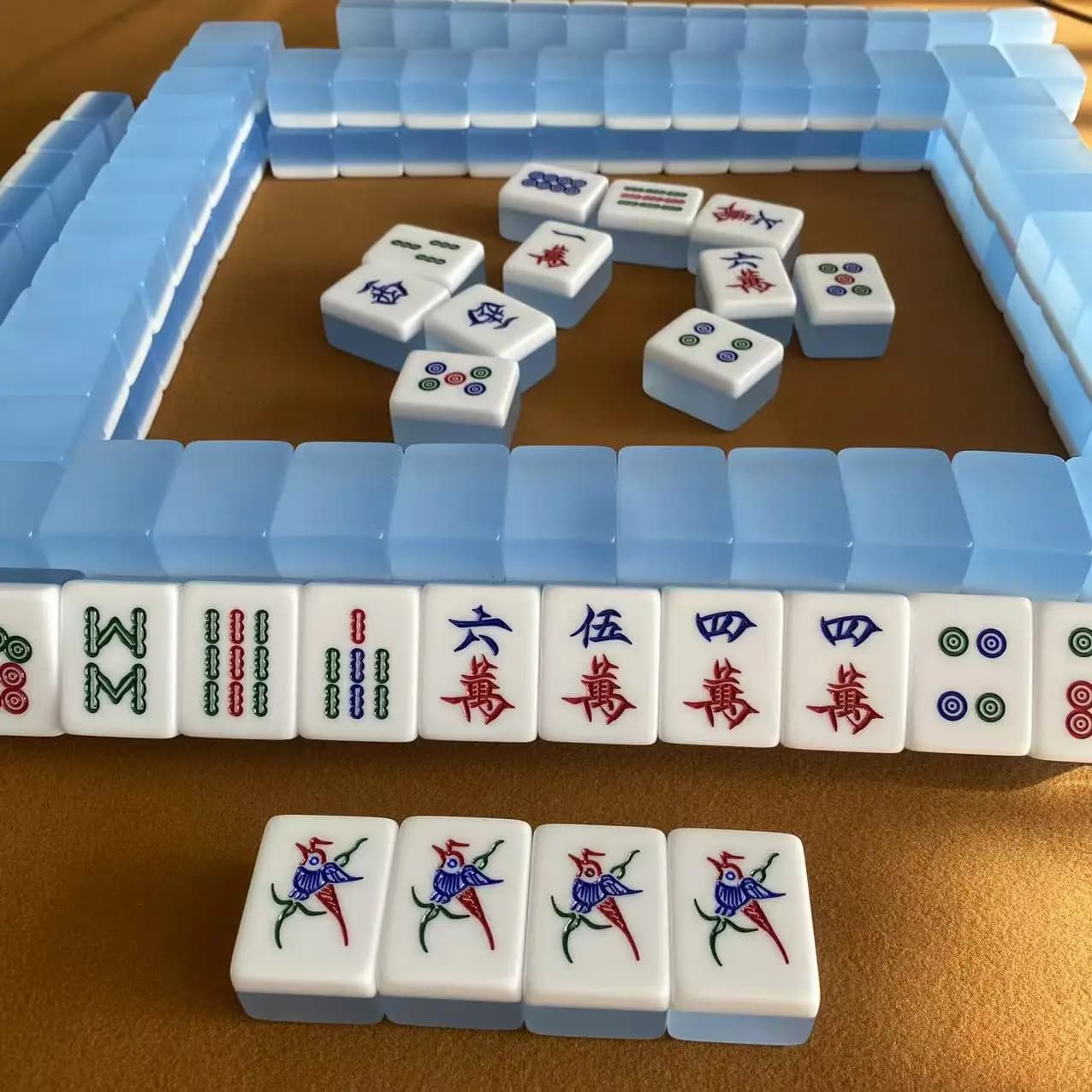 Tessere Mahjong in Acrilico Cristallino Blu Deluxe di Media Dimensione per Uso Domestico, Alto Valore Estetico e Intrattenimento