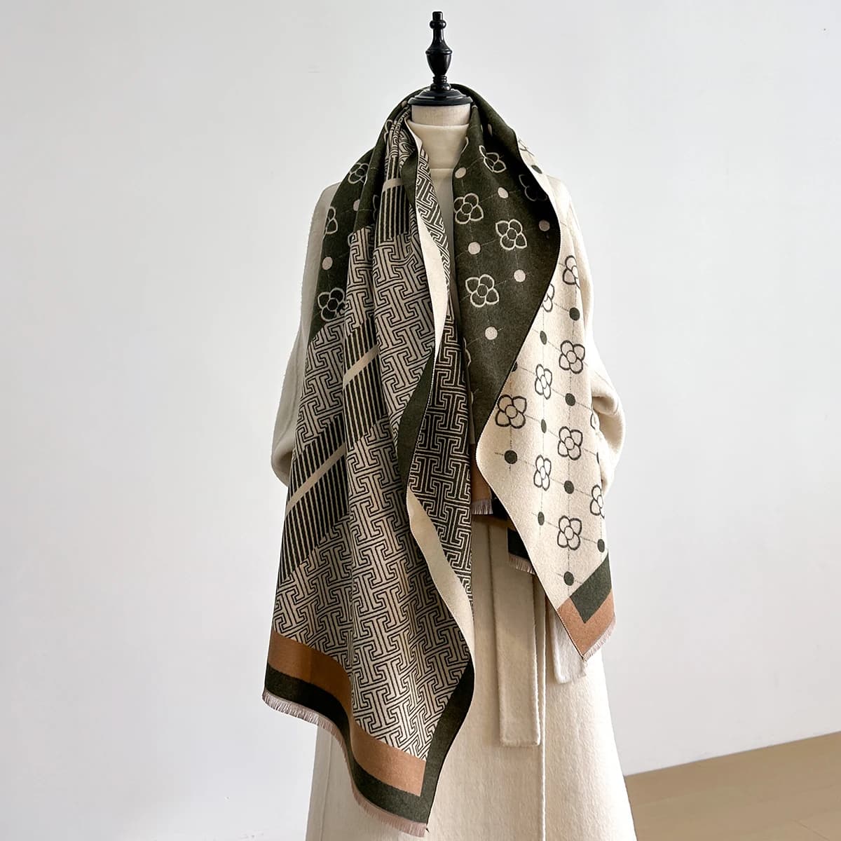 2025 Nuova sciarpa invernale calda in finto cashmere da donna - Scialle di lusso spesso, perfetto come coperta poncho da viaggio