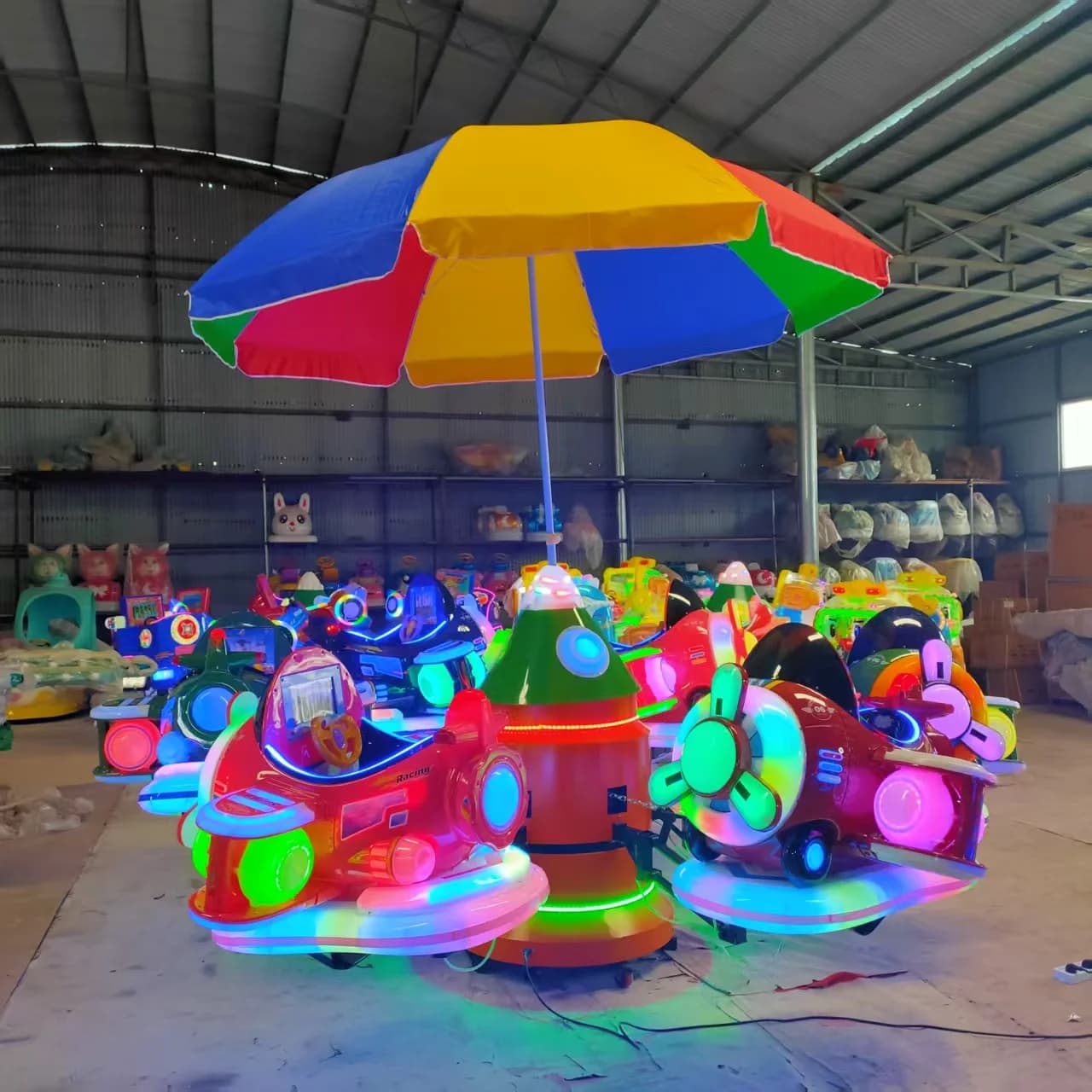 Attrezzature per parchi giochi interni a basso prezzo all'ingrosso: giostra e carosello per il divertimento dei bambini - Promozione vendite