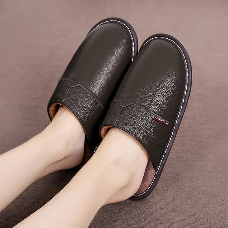 Pantofole in pelle per la casa di marca Pantofole in pelliccia fatte a mano per uomo e donna Pantofole in peluche per coppie concise per interni Camera da letto antiscivolo