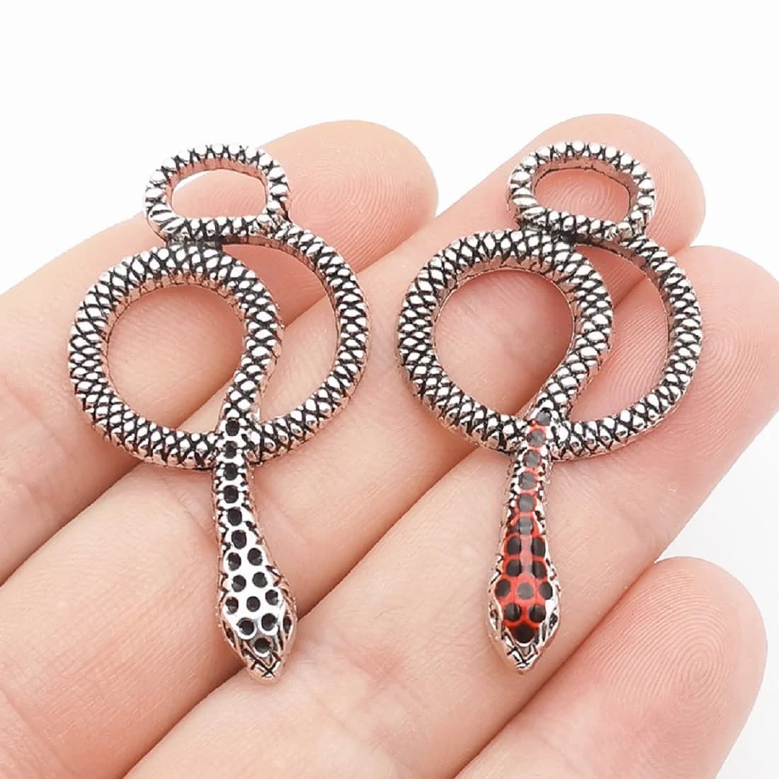 6 Pz/lotto 46*26mm Pendenti Del Serpente Animale Serpente Pendenti E Ciondoli Pendenti Per Fare Gioielli FAI DA TE Orecchino Collana Accessori Risultati
