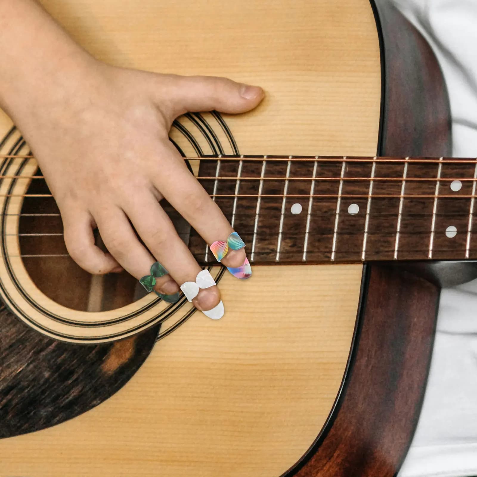 10 Pezzi Protezioni per Dita da Chitarra, Plettri per Pollice in Celluloide Medi Piatti per Chitarra Acustica, Elettrica, Basso, Banjo, Mandolino, Ukulele