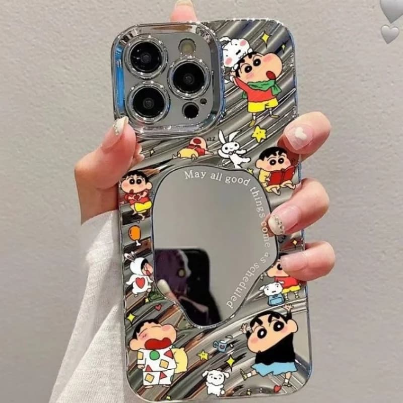 Cover per iPhone 11 12 13 14 15 16 17 Pro Max PLUS con Specchio e Design Crayon Shin-chan, Nohara Shinnosuke che si Trucca