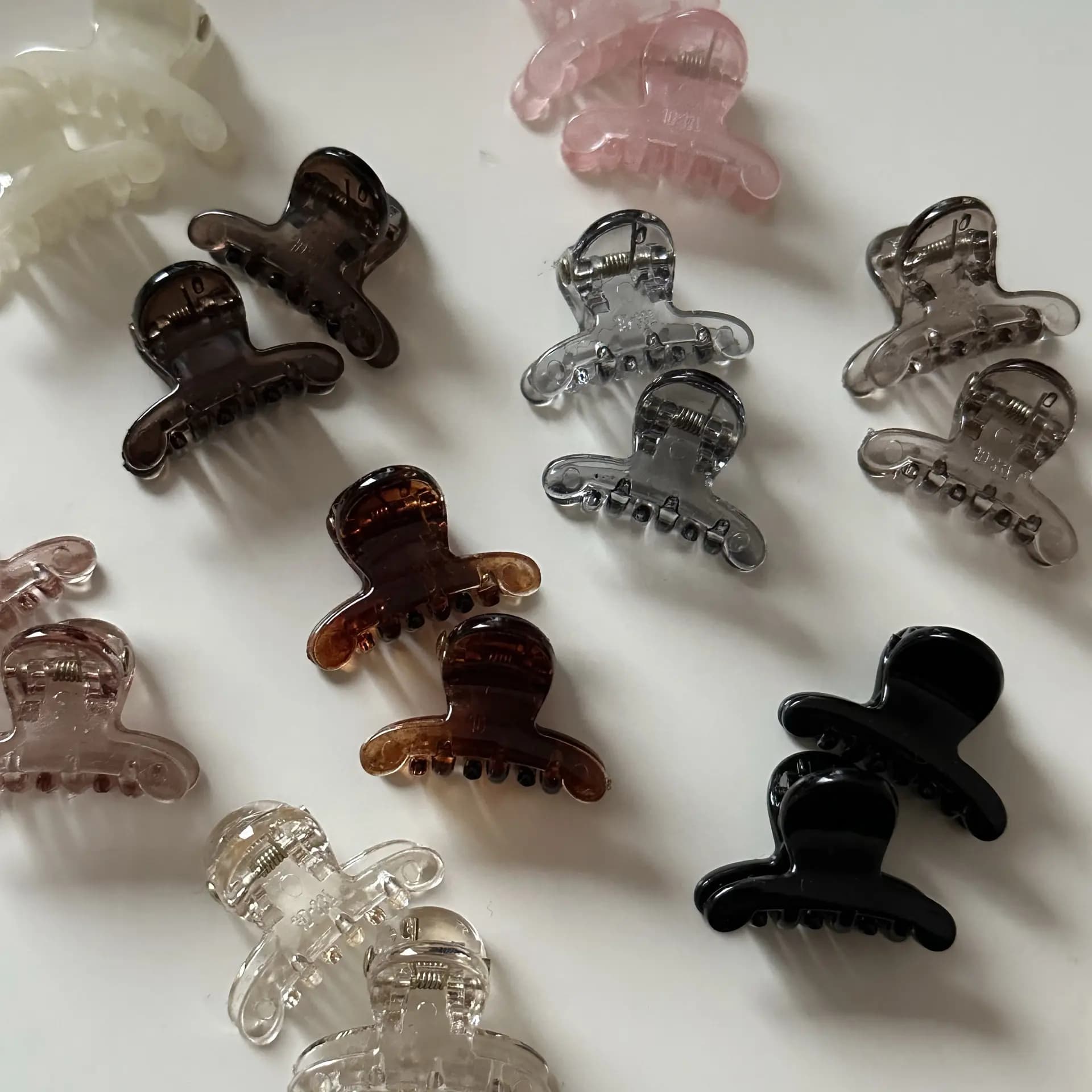 2Pcs / 3Pcs Mini Acrylic Hair Claw Clips Simple Solid Color Bangs Grip Sweet Princess Hairstyle Crab Clip Women Hair Accessories