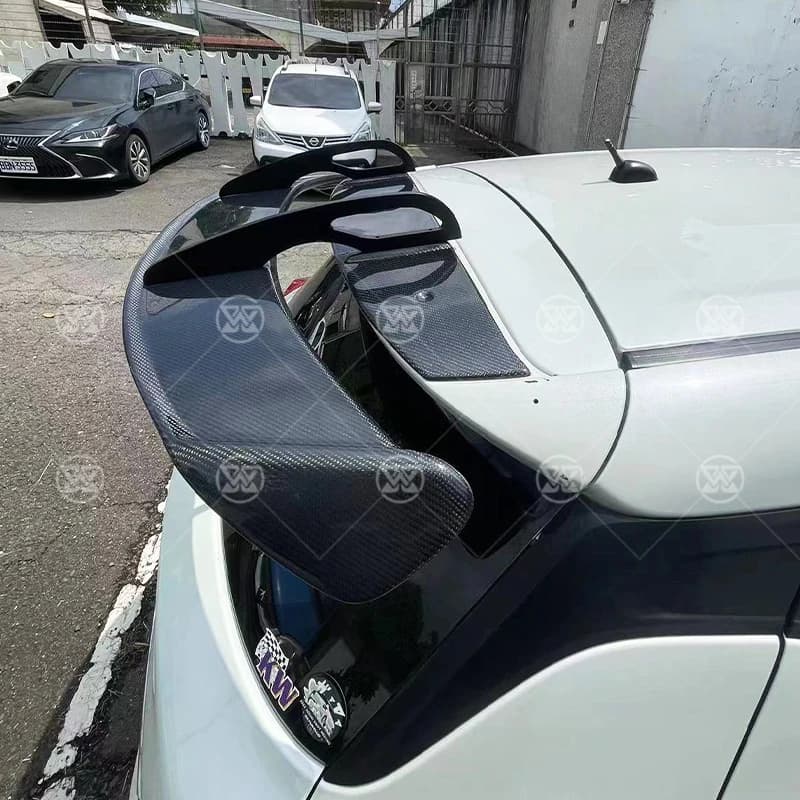 For Suzuki SWIFT Sport ZC33S Carbon Fiber Spoiler Tail Wing Car Rear Trunk Lid Lip Splitter Wing Diffuser Body Kit