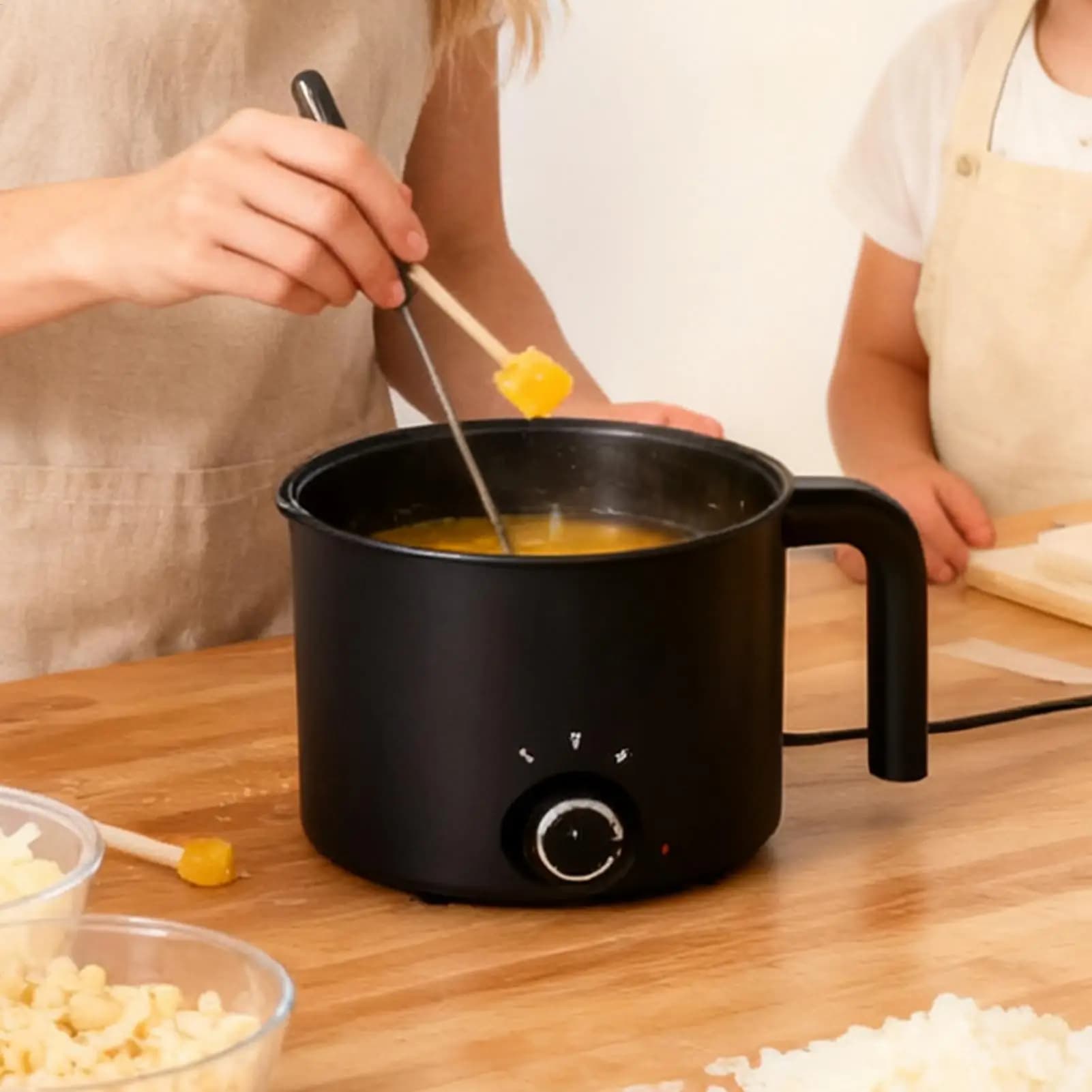Pentola Elettrica per Sciogliere Cera di Candele 1.5L, Grande Contenitore Antiaderente in Acciaio Inox per Realizzare Candele, Sapone, Caramelle e Cioccolato