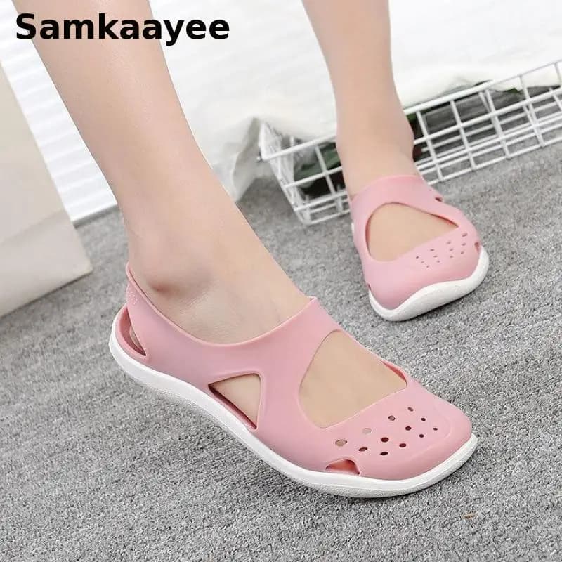 36-41 Sandali da donna Scarpe basse estive Scarpe da donna Ciabatte Zoccoli Slip-on Fondo morbido Scava fuori Traspirante Spiaggia Solid Zapatillas y21