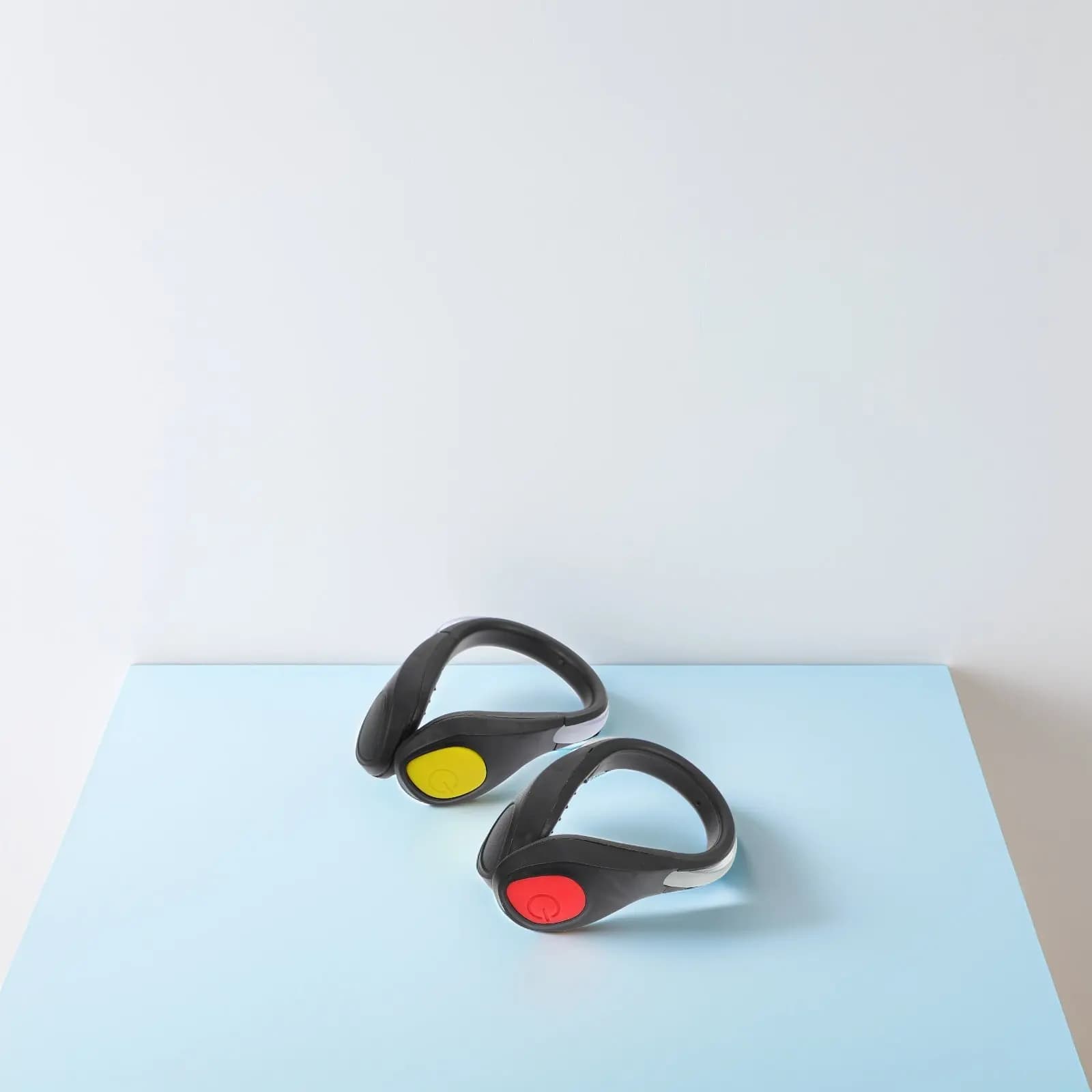 2 Pezzi Clip Luminose per Scarpe da Corsa Notturna, Lampada di Sicurezza Multifunzione per Sneakers, Mountain Bike, Sport all'Aperto