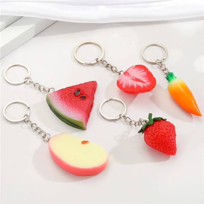 1 pz Straberry mela frutta ciondolo portachiavi per regalo amico simulazione creativa unica anguria carota borsa auto portachiavi
