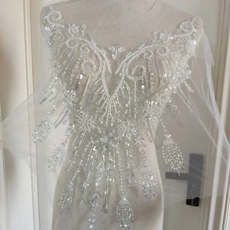 Toppe ricamate con perline floreali in stile europeo Toppe decorative con paillettes bianche Accessori per abiti fai da te