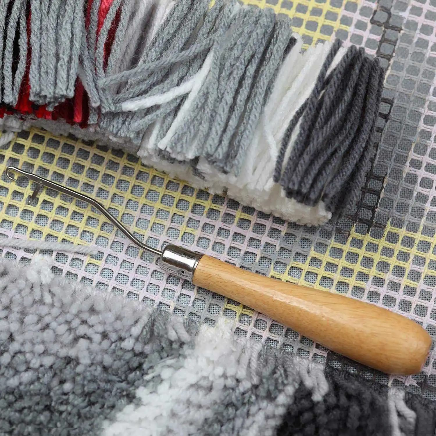 ABGE-2 Pezzi Kit Tela in Rete Vuota per Tappeti con Gancio a Uncino e 2 Uncinetti in Legno Curvi per Tappeti e Arazzi Fai-da-te (19x19 Pollici)